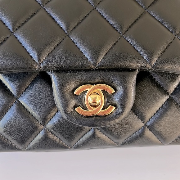 Black Quilted Fashion Bag Purse - Picture 2 of 12